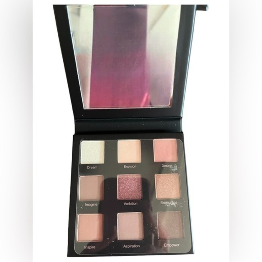 REALHER Dreams So Big 9 Pan Eyeshadow Palette 9 x 0.04oz FULL SIZE